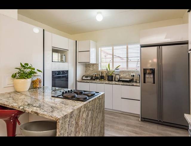 3 BEDROOM PROPERTY TO RENT IN SUNDOWNER